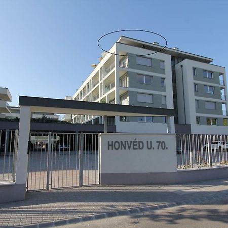 Silver Gray Appartment بالاتوليلّي المظهر الخارجي الصورة