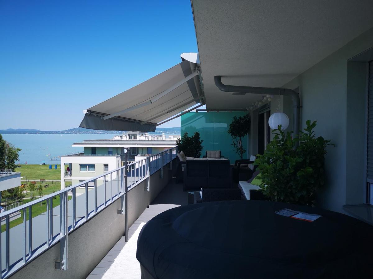Silver Gray Appartment بالاتوليلّي المظهر الخارجي الصورة