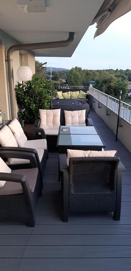 Silver Gray Appartment بالاتوليلّي المظهر الخارجي الصورة